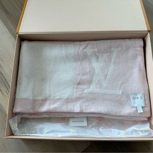 Louis Vuitton Pétale Knitted Blanket cashmere